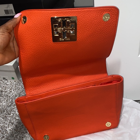 BEAUTIFUL TORY BURCH LEATHER PURSE - Picture 4 of 5